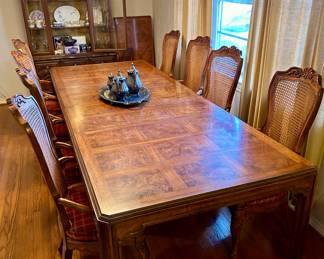 Very nice and long dining table & chairs