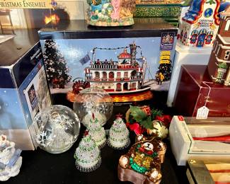 Very neat Christmas river boat 