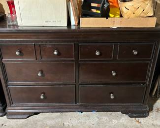 Very nice bedroom dresser