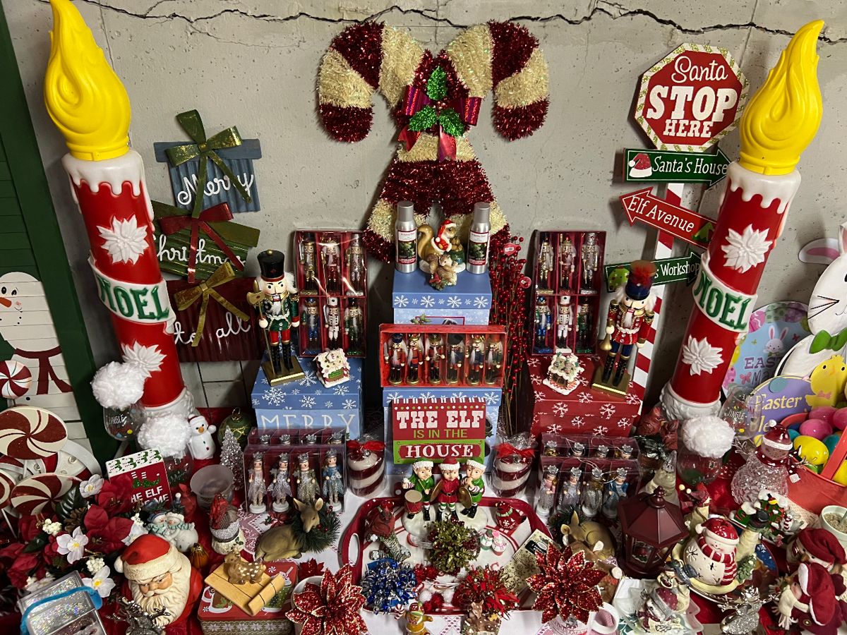 Vans Estate Sales The House Is Packed ! starts on 3/15/2024