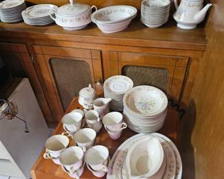 Noritake Ivory China Melody #7212
72 pieces Part 1
