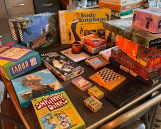 Many vintage board games and puzzles