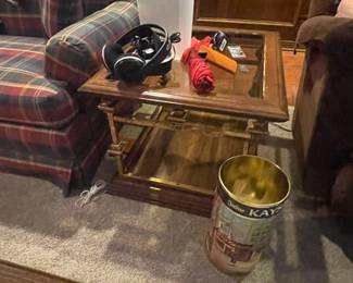 Mid century modern glass top side table with decorative gold flecked metal base. (matches coffee table)