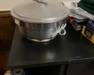 Mid century modern hammered aluminum ice bucket.