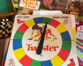 Many vintage board games and puzzles