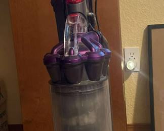 Dyson DC 28 Vacuum with Airmuscle