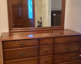 11 Drawer Wood Dresser With Mirror