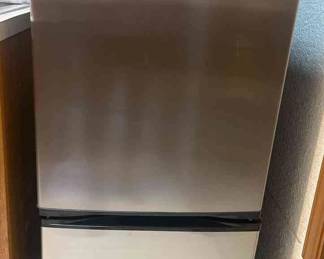 Avanti Mini Refrigerator And Freezer