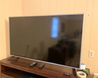 #5	LG 55 inch tv  model 55lb5900-uv	 $200.00 
