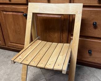 KH 300 Oak sturdy folding chair $20