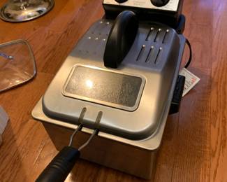 #112	Warning pro  deep fryer 	 $40.00 
