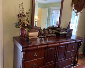 #51	"Signature" Dresser w/beveled mirror: 9 Drawers, 2 Doors. 70x22x39 (mirror: 27x48)	 $200.00 

