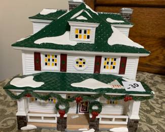 #141	snow village Crosby house 2000 with light	 $30.00 
