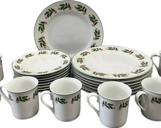 Horchow Holiday Dish Set