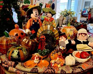 Thanksgiving Fall table with leaded glass lamps!