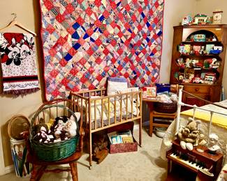 Love the red and blue quilt on the wall.  Instant art!