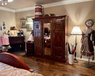 Antique nicely carved wardrobe!
