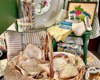 So pretty!  doilies!  hankies!  napkins, porcelain!