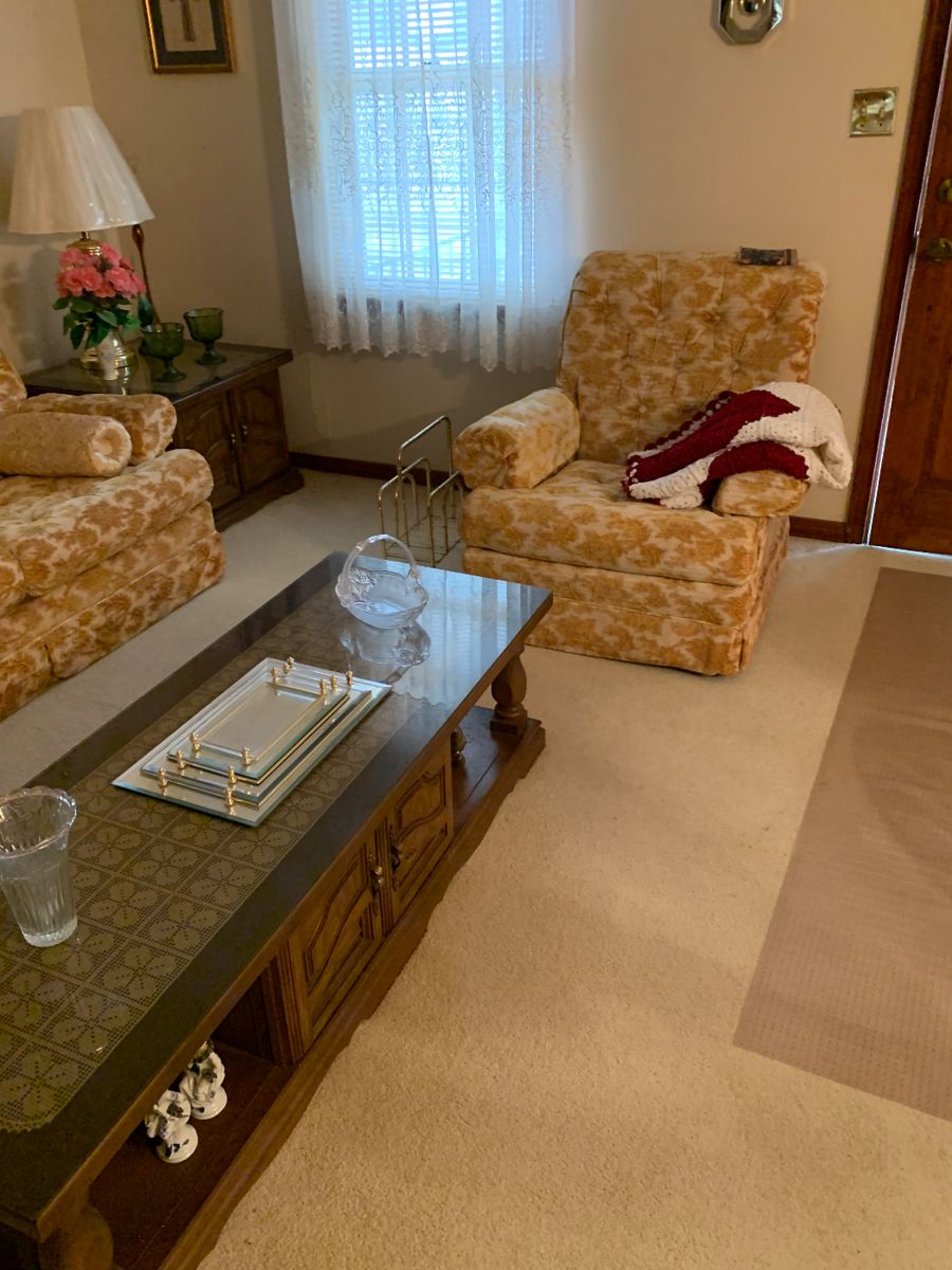 INSIDE ESTATE SALE WITH TONS OF CLEAN, READY... starts on 2/22/2024