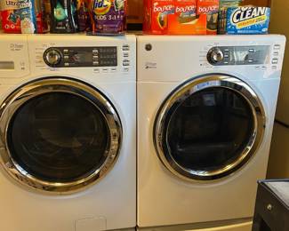 Propane/gas GE washer dryer with drawers and steam.  Large capacity