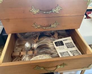 Eldan Flatware Chest