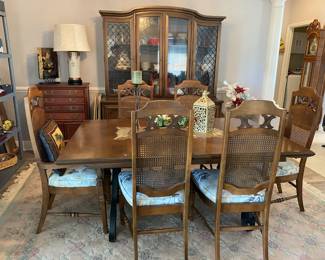 Dining Room Table 6 Chairs
