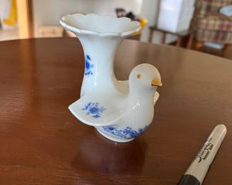 Bareuther Waldsassen bird bud vase