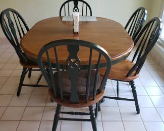 WOODEN DINING TABLE AND 6 CHAIRS