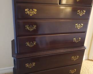 ETHAN ALLEN GEORGIAN COURT CHEST OF DRAWERS