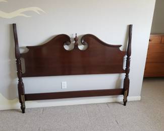ETHAN ALLEN QUEEN HEADBOARD (HAVE FINIALS)