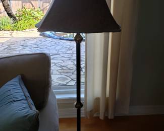 BRASS FLOOR LAMP