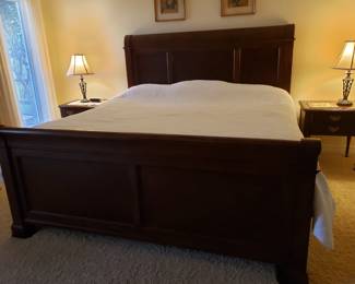 KING SIZE SLEIGH BED FRAME WITH  SLEEP NUMBER MATTRESS IN PERFECT CONDITION WITH NEW PUMP