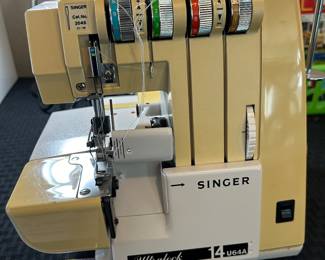 Singer Ultralock 14U64A Serger Sewing Machine 