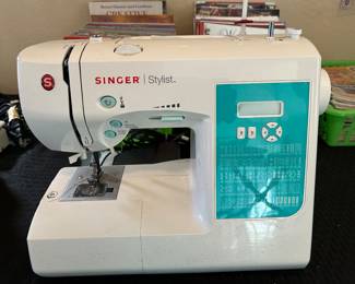 Singer Stylist Sewing Machine, Model 7258