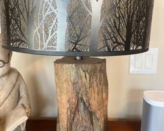 Tree stump lamp
