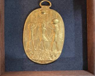 Metropolitan Museum of Art King Tut medallion