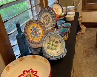 Everyday dishware/ crockery
