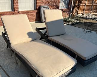 Awesome patio furniture with Sunbrella pads!