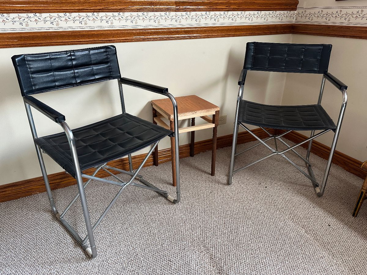 Pair of vintage mid-century modern folding chairs by Shigeru Uchida. 