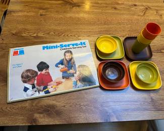 children's mini serving tupperware set