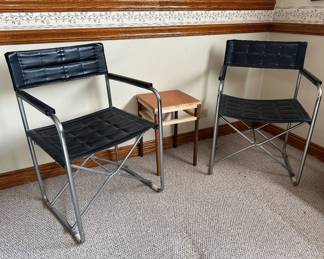 Pair of vintage mid-century modern folding chairs by Shigeru Uchida. 