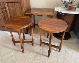 Vintage nesting tables  (1 square, 2 round)