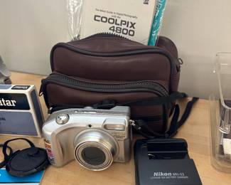 Nikon Coolpix 4800 Digital Camera Kit.