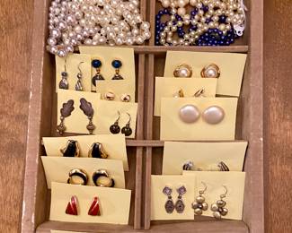 Costume jewelry 