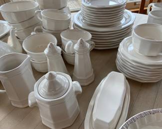 Pfaltzgraff White Dish Set