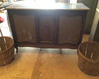 Project Victor stereo (needs rewiring) $100