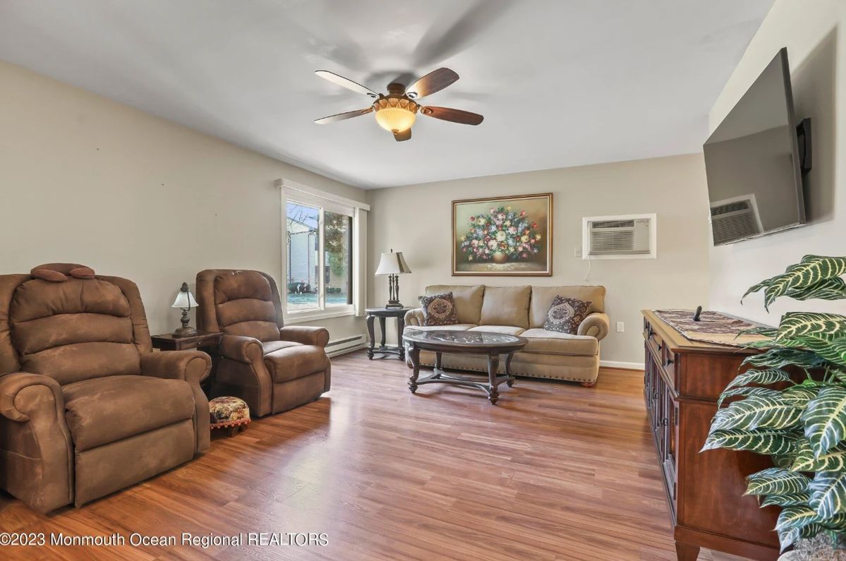 Manalapan Estate Sale Great Furniture, Decor,... starts on 2/16/2024