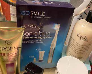 GO SMiLE On The Go Sonic Blue Teeth Whitening Kit and Brush