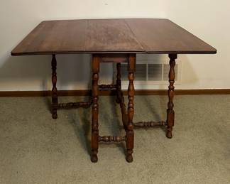Vintage Gateleg Drop Leaf Table