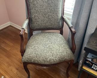 Who doesn’t love a beautiful chair